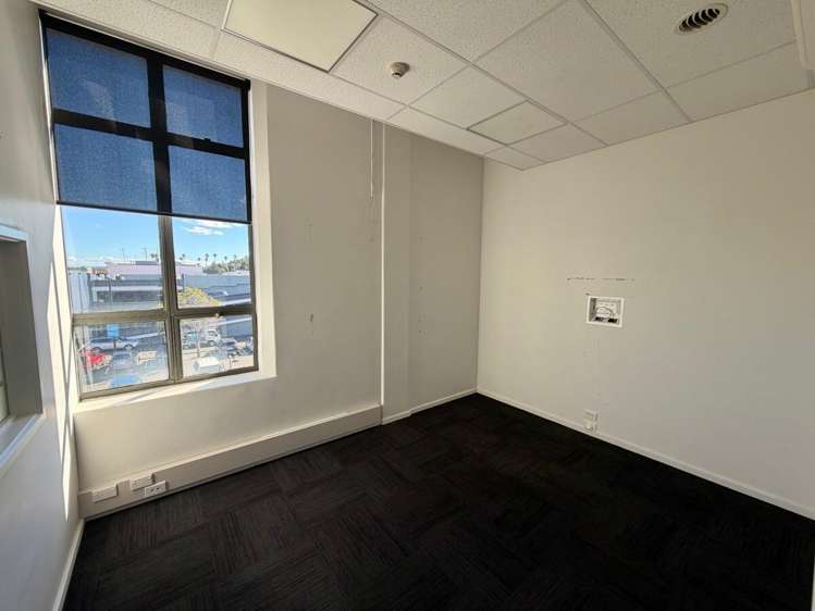 1 Dickens Street City Centre_7