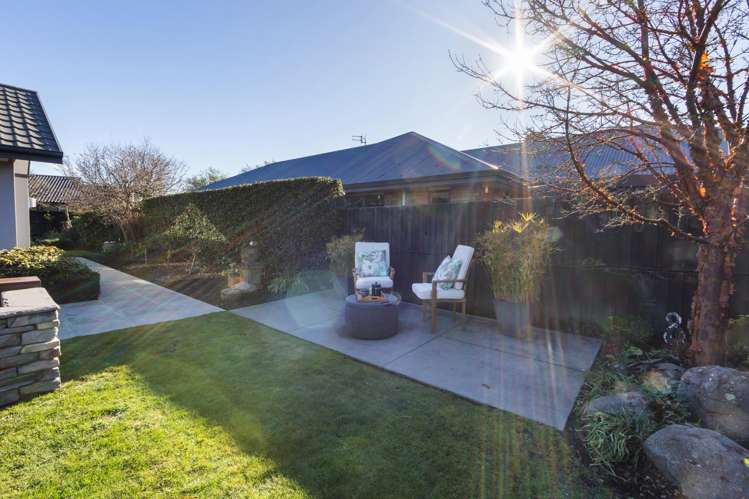 11 Glastonbury Drive Burwood_26