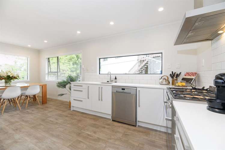 8 Serrata Place Browns Bay_9