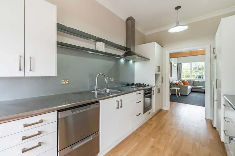 48 Kebbell Grove Epuni_5