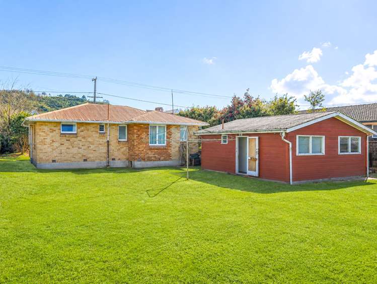 154 Clayton Road Mangakakahi_14