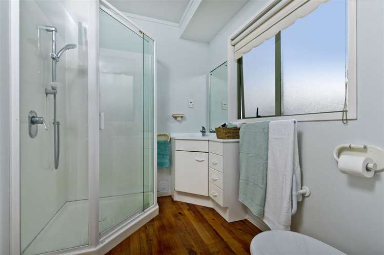 182 Henderson Valley Road Henderson_15