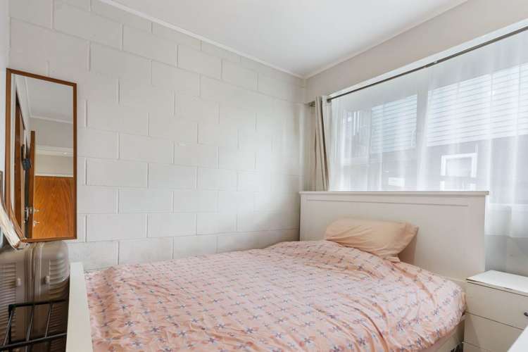 2/74 Chivalry Road Glenfield_7