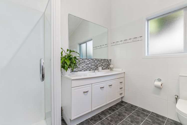 25 Duncansby Road Stanmore Bay_23