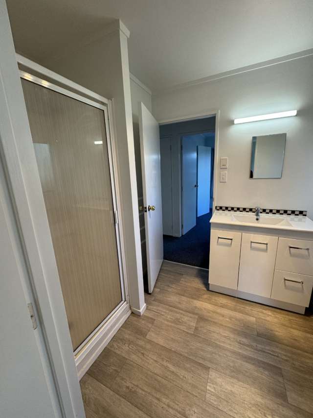 240B Te Atatu Road Te Atatu South_4