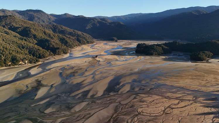 49 Awaroa Inlet Awaroa_19