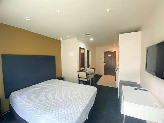 713/10 The Quadrant, Waterloo Street City Centre_2