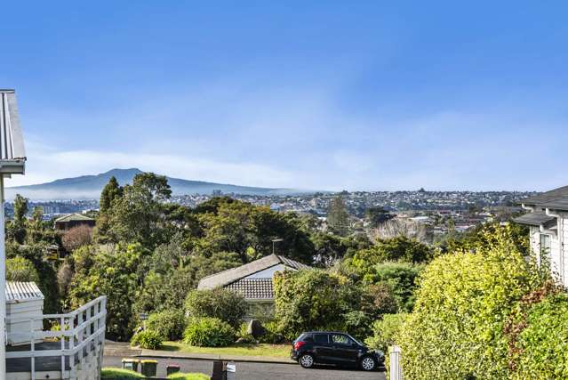 3/7 Lydia Avenue Northcote_3