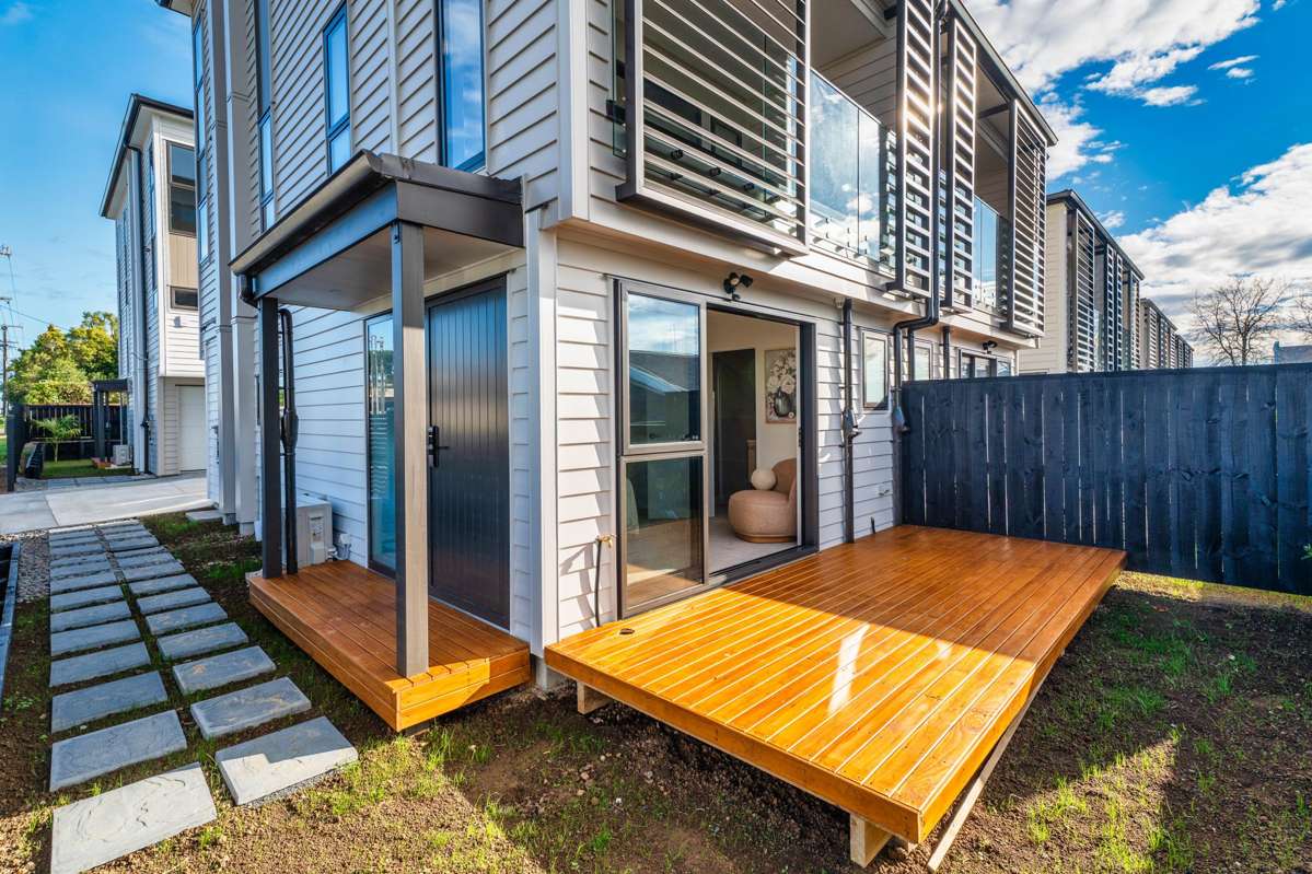 14&16 Woodford Ave_0
