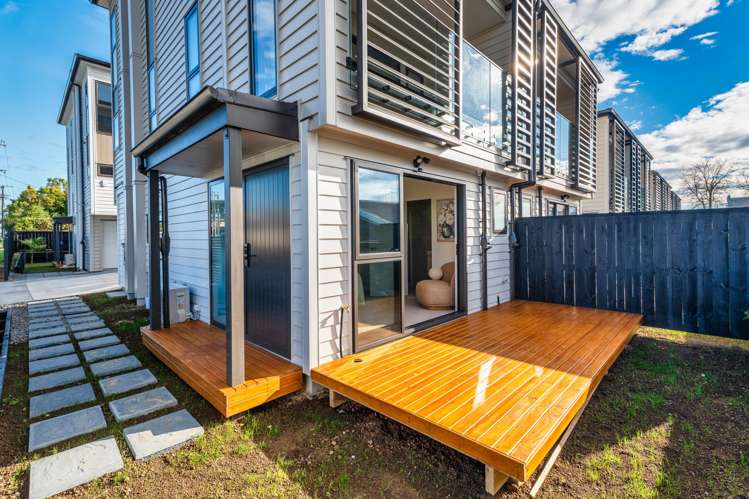14&16 Woodford Ave_0