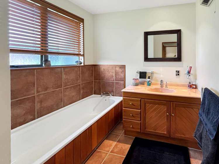 12 Grove Avenue Weston_13