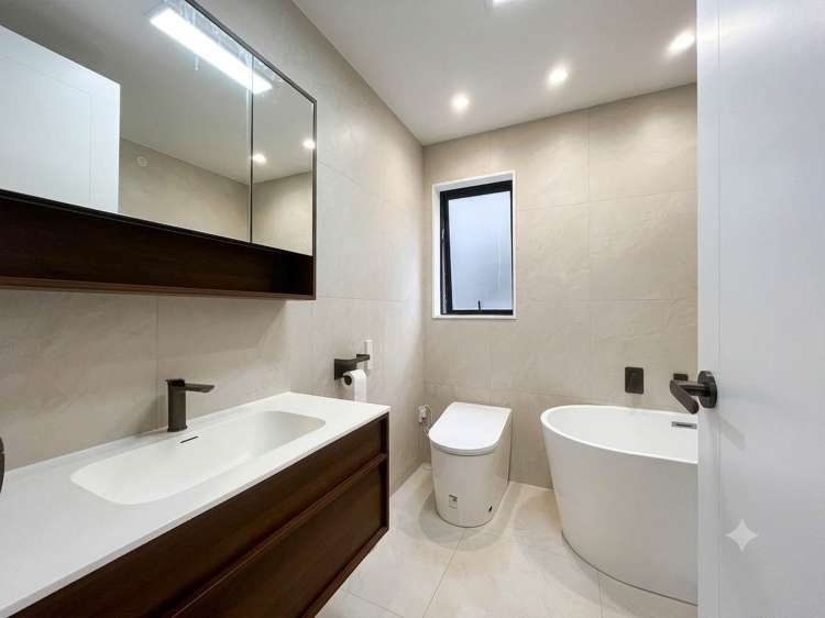 8A Baringa Place Botany_5
