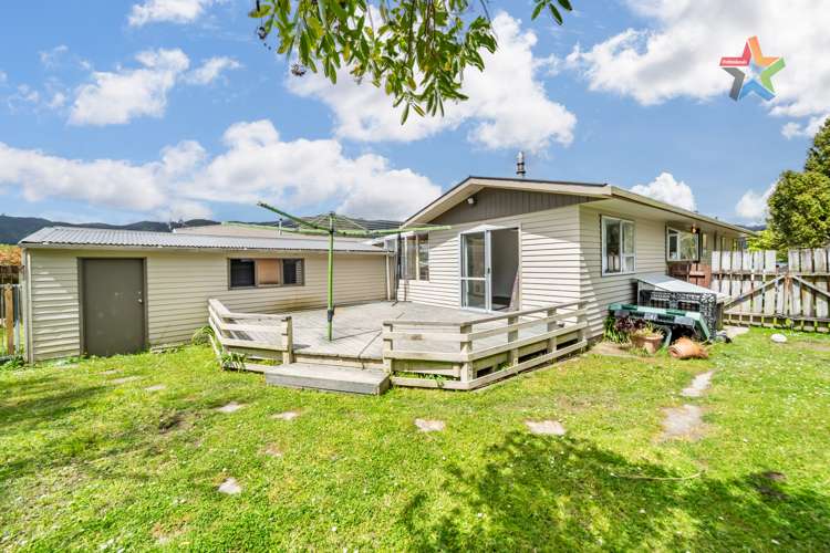 6 Kendal Grove Wainuiomata_19