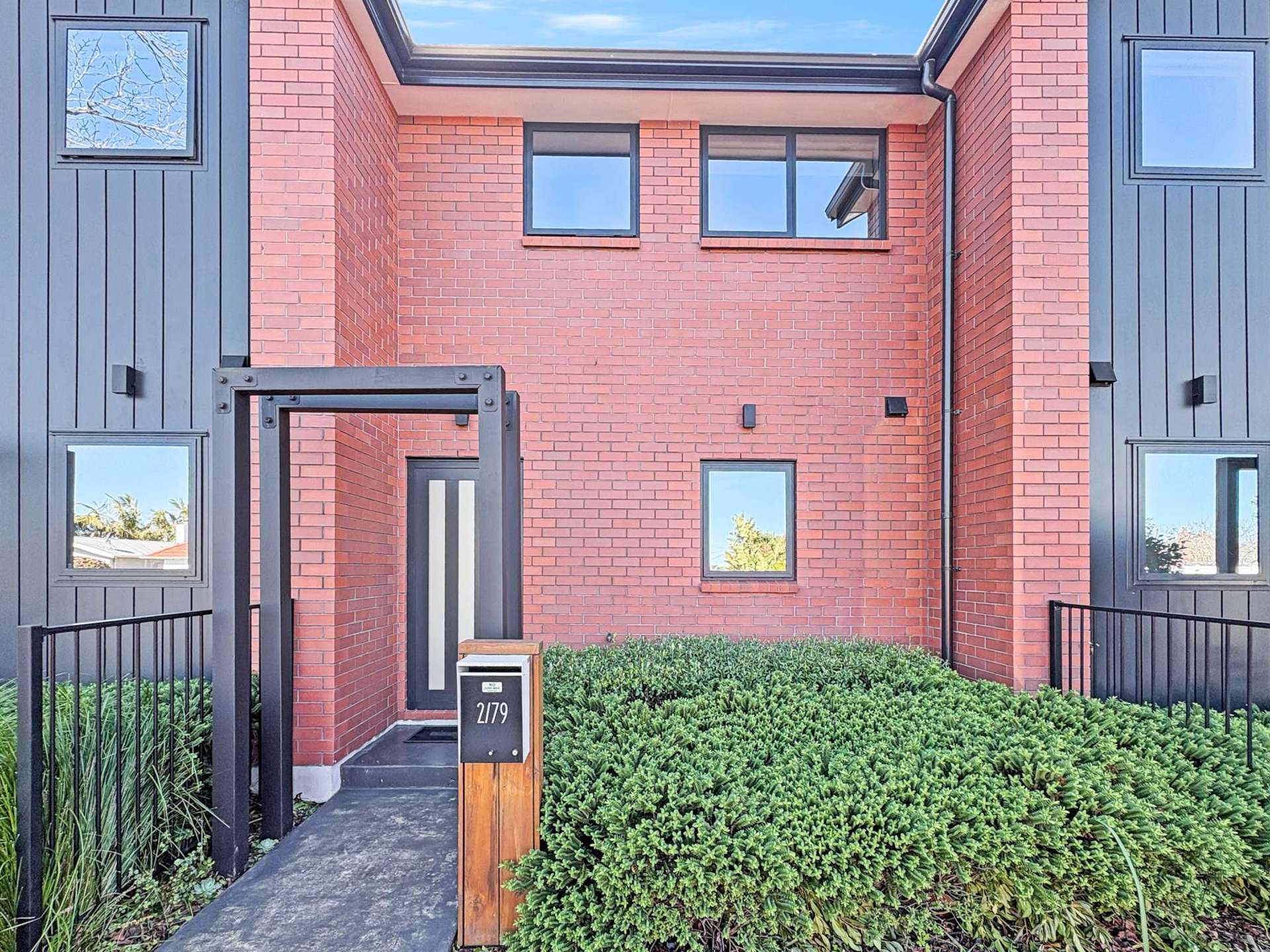 2/79 Taikata Road Te Atatu Peninsula_0