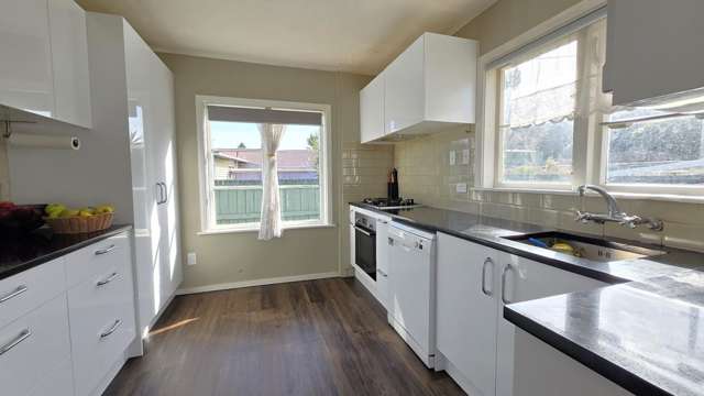 195 Stokes Valley Road Stokes Valley_4