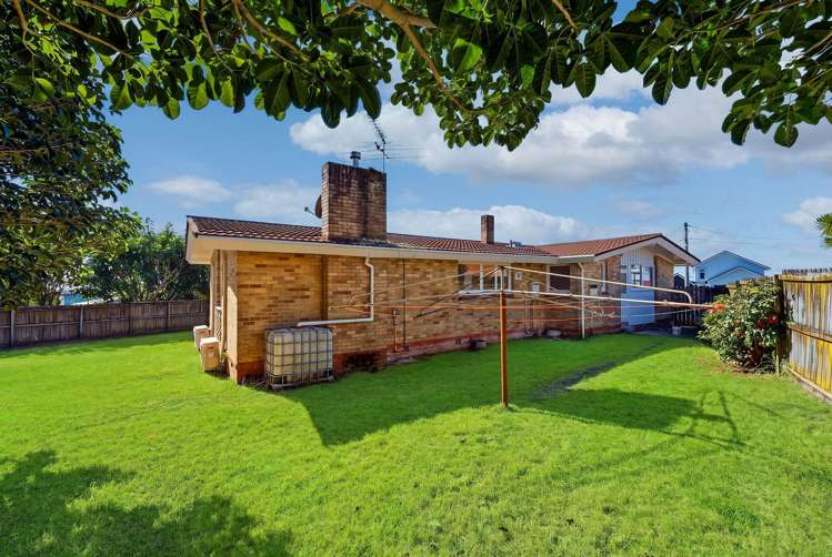 1 Fowey Avenue Te Atatu South_21