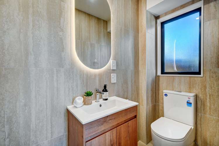 1/4 Powrie Street Glenfield_21