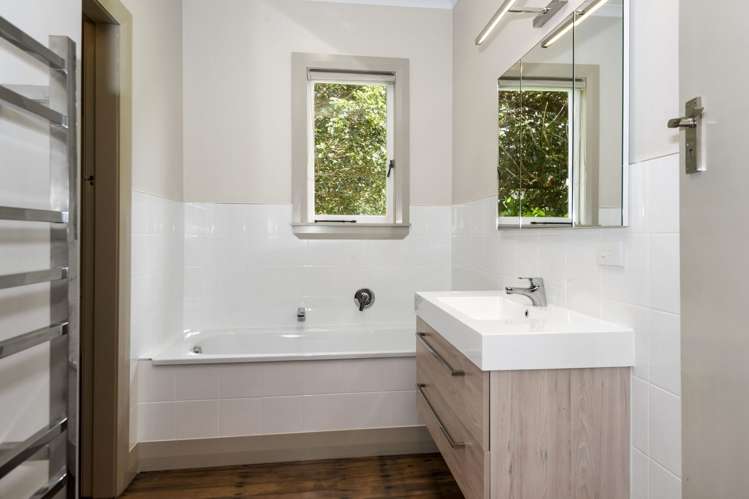 1437 Awhitu Road Pollok_13