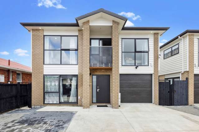 Stand-alone 5 bedroom with 2 en-suite in Takanini