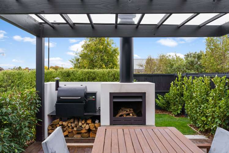 196 Southfield Drive Lincoln_23