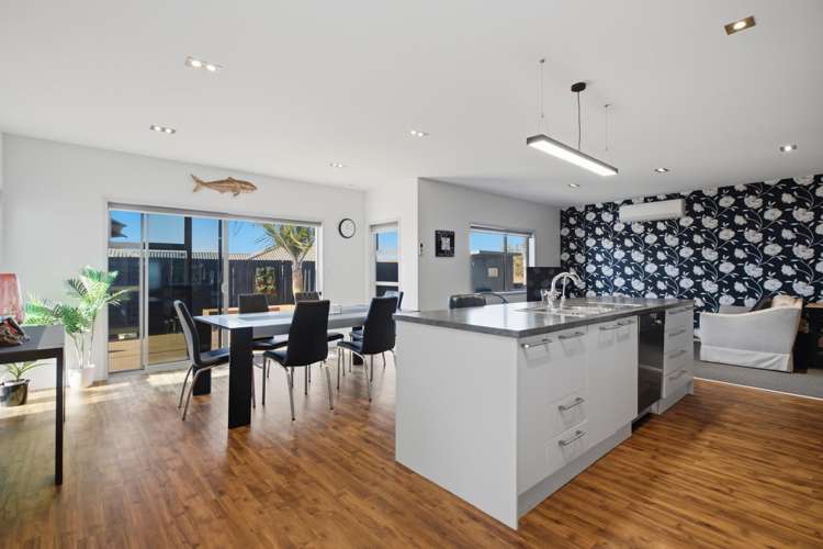 8 Waterside Drive_1