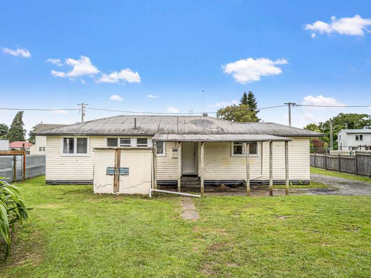 12 & 12a Bellingham Crescent_5