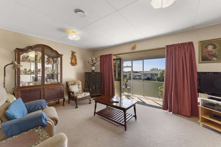 6 Newall Avenue Stoke_9