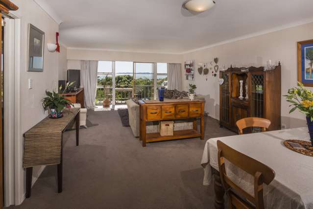 13 Paisley Street Mellons Bay_2