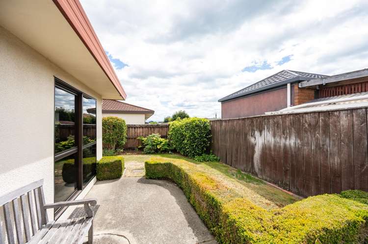 2/10 Stead Crescent_4