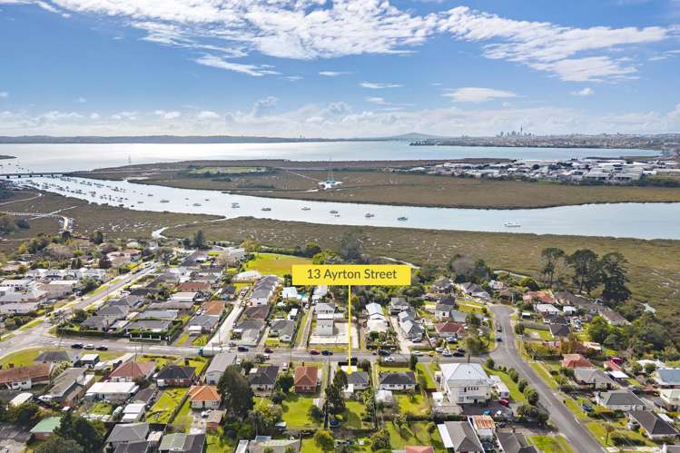 13 Ayrton Street Te Atatu South_22