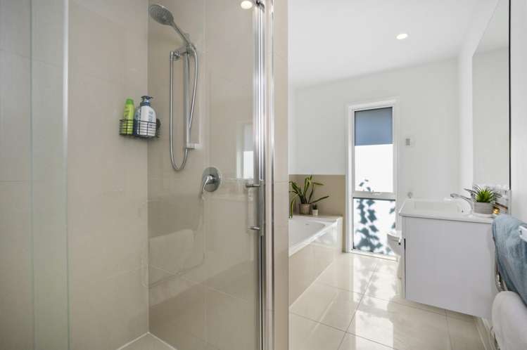 1 Benmore Crescent Pyes Pa_18