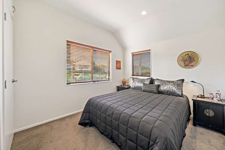 2/33 Maxine Place Saint Heliers_13