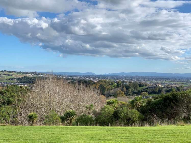 740 Redoubt Road Flat Bush_13