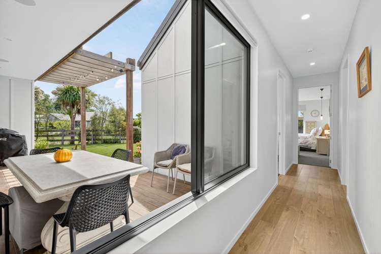 32 Carnaveron Drive Lincoln_19