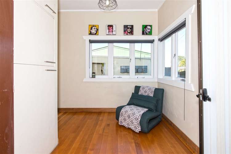 49 Queen Mary Avenue New Lynn_17