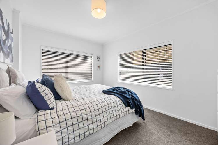 3 Pinewood Grove Botany Downs_17