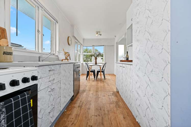 16 Te Anau Place Glenview_4