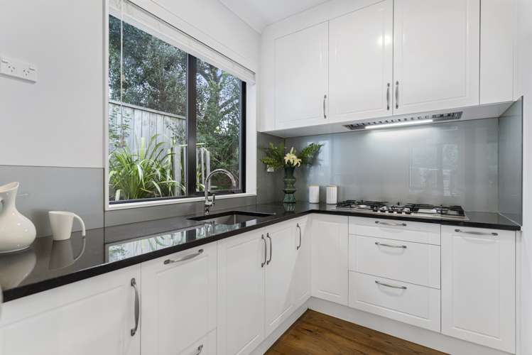 23a Kyle Road Greenhithe_8