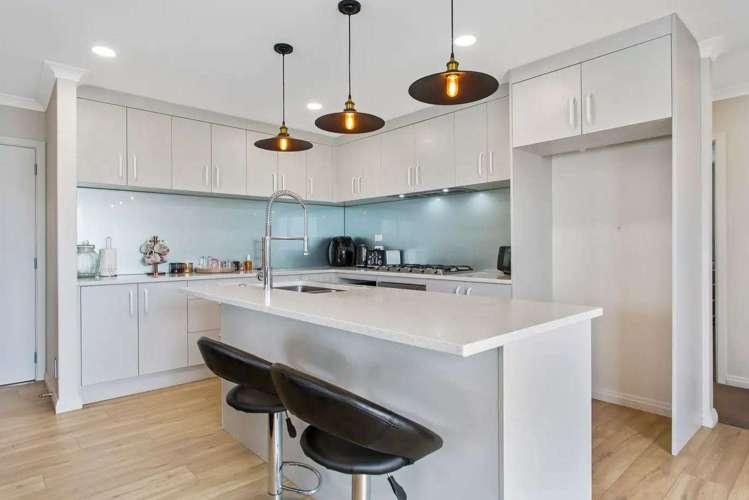 10 Castlepoint Avenue_0