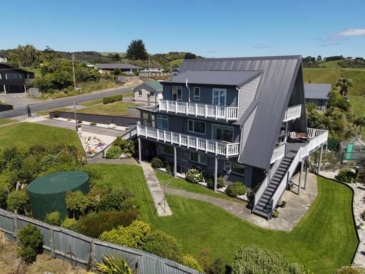 10 Rimu Street Kaka Point_34