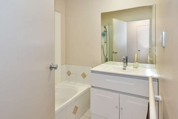 54 Chapel Road Flat Bush_12