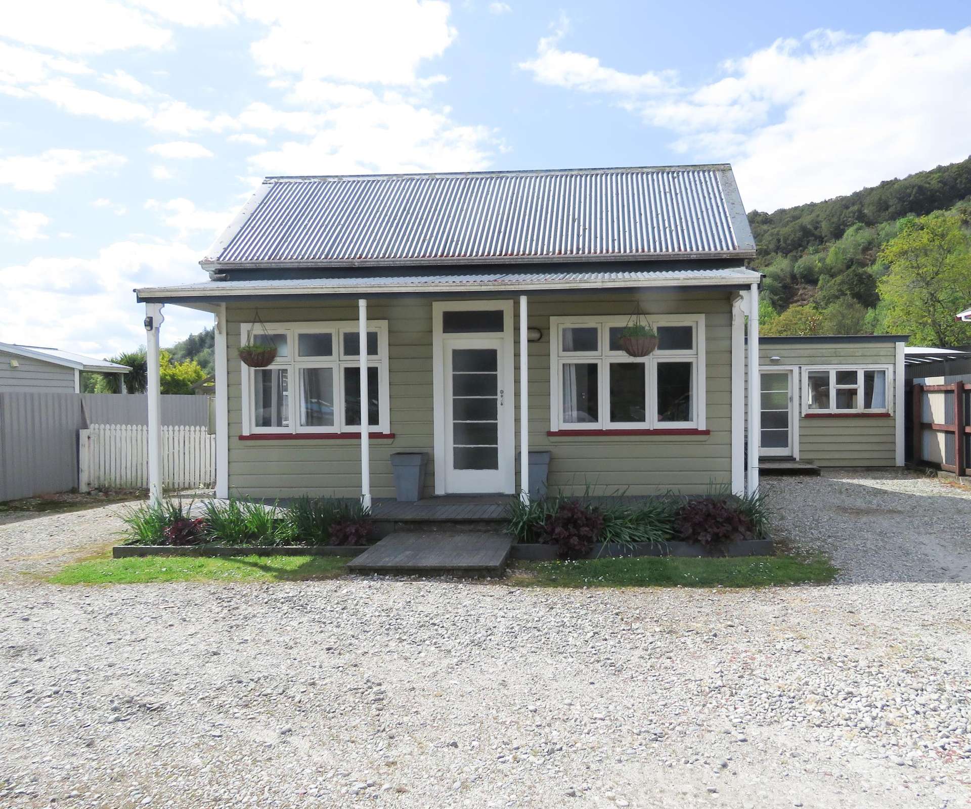 6 Herald Street Reefton_0