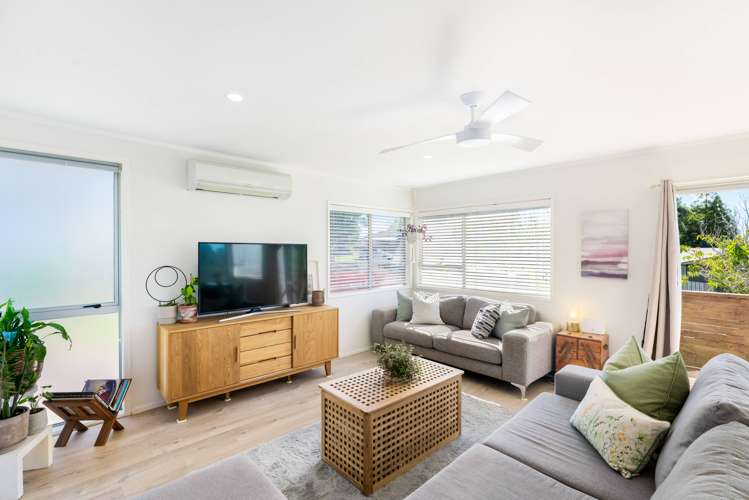 1/4 Wickstead Place Massey_9