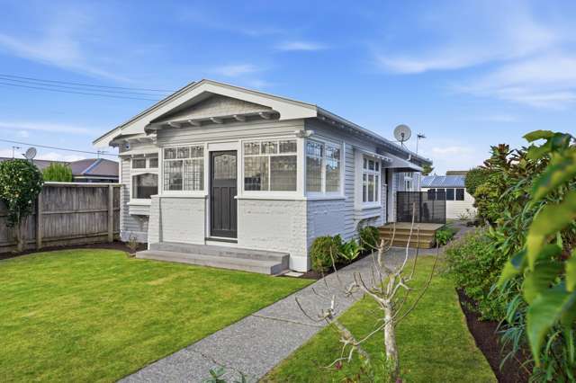 Picture-Perfect Bungalow Living