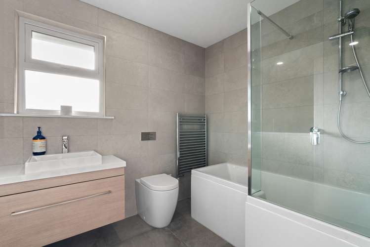 16 Doris Gordon Crescent Crofton Downs_11