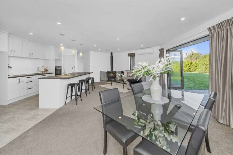 4 Dundee Close Darfield_13