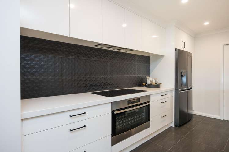 7 Mediterranean Grove Fitzherbert_4