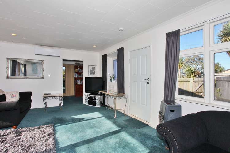 65 Kings Avenue Waikuku Beach_2