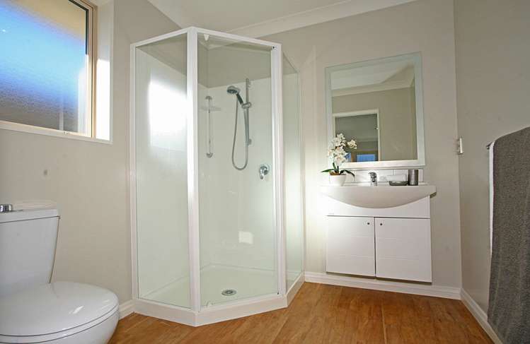 196b Gayhurst Road Dallington_16