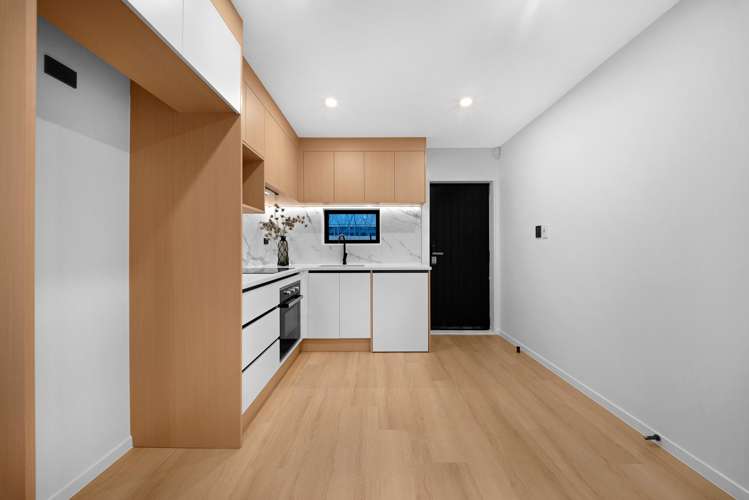 8E Von Sturmer Street Mangere East_12